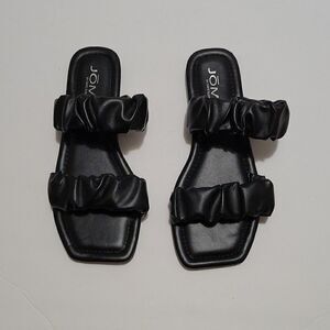 Cape Robbin Jomo Flat Sandals